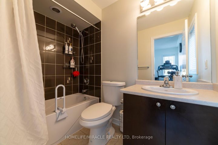 Photo 26 at 86 JUNETOWN Circle, Credit Valley, Brampton