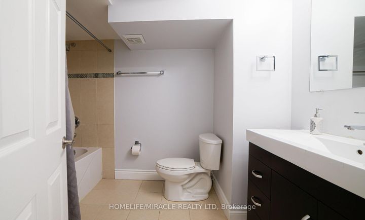 Photo 35 at 86 JUNETOWN Circle, Credit Valley, Brampton