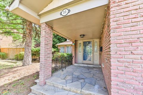 Photo 2 at 33 Kilchurn Castle Drive, Sullivan, Toronto