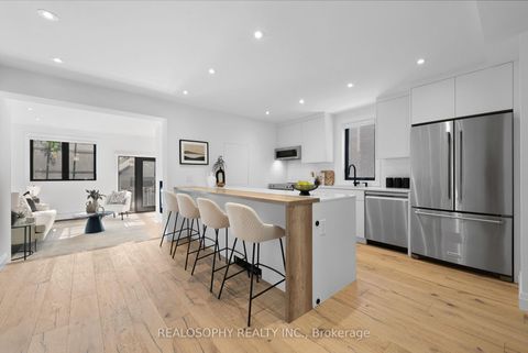 Photo 1 at 69 Wallington Avenue, Lumsden, Toronto