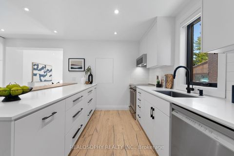 Photo 6 at 69 Wallington Avenue, Lumsden, Toronto
