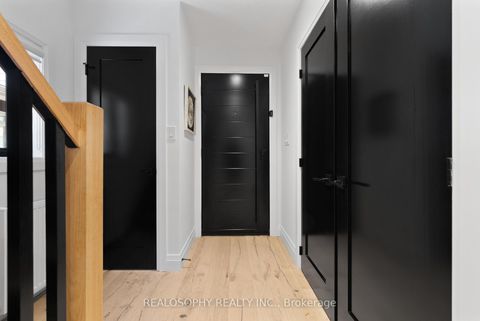 Photo 11 at 69 Wallington Avenue, Lumsden, Toronto