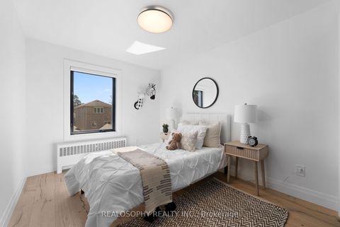 Photo 16 at 69 Wallington Avenue, Lumsden, Toronto