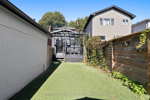 Photo 32 at 69 Wallington Avenue, Lumsden, Toronto