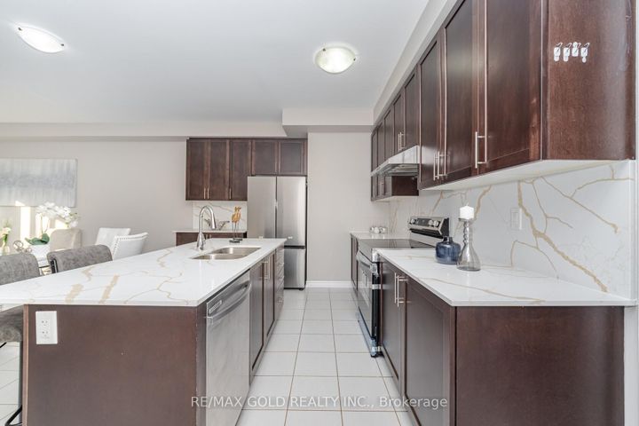 Photo 3 at 100 Adventura Road, Northwest Brampton, Brampton