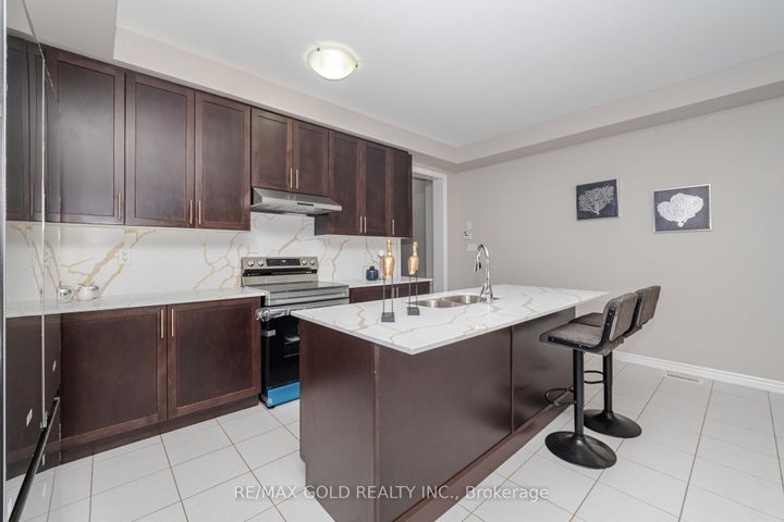 Photo 4 at 100 Adventura Road, Northwest Brampton, Brampton