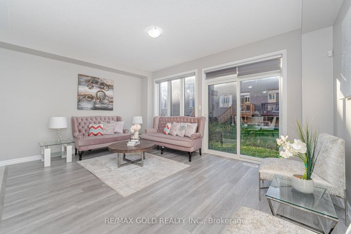 Photo 7 at 100 Adventura Road, Northwest Brampton, Brampton