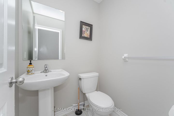 Photo 9 at 100 Adventura Road, Northwest Brampton, Brampton