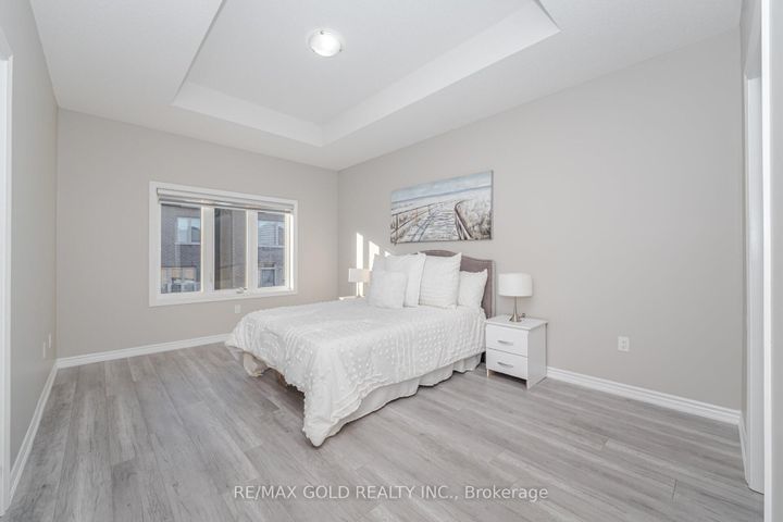 Photo 11 at 100 Adventura Road, Northwest Brampton, Brampton