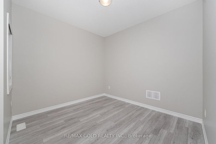 Photo 14 at 100 Adventura Road, Northwest Brampton, Brampton