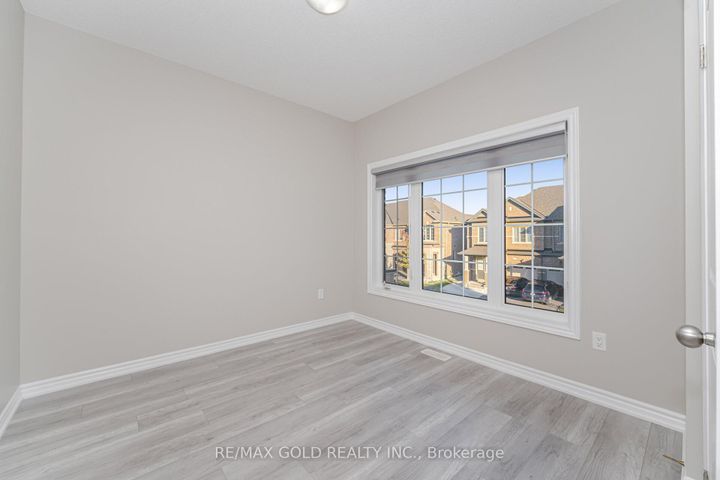 Photo 15 at 100 Adventura Road, Northwest Brampton, Brampton