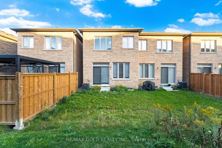 Photo 18 at 100 Adventura Road, Northwest Brampton, Brampton