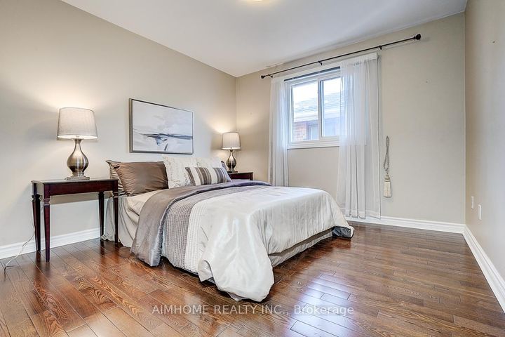 Photo 23 at 205 Pinewood Drive, Yorkhill, Vaughan