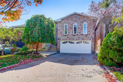 Photo 0 at 205 Pinewood Drive, Yorkhill, Vaughan