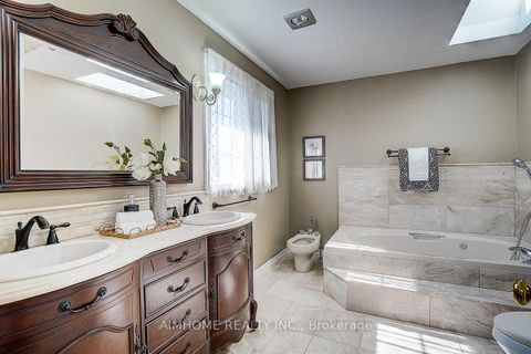 Photo 19 at 205 Pinewood Drive, Yorkhill, Vaughan