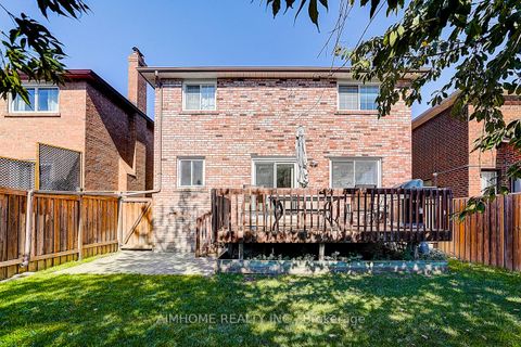 Photo 31 at 205 Pinewood Drive, Yorkhill, Vaughan