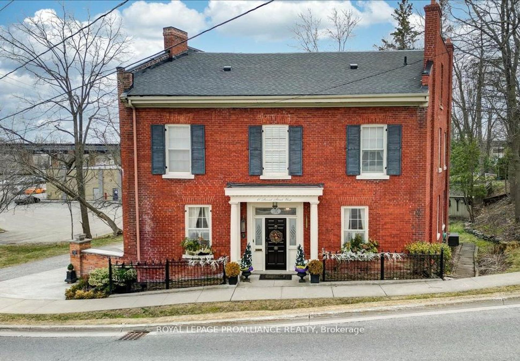 43-45 Dorset Street W, Port Hope 