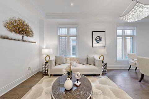 Photo 4 at 18 Condor Way, Kleinburg, Vaughan