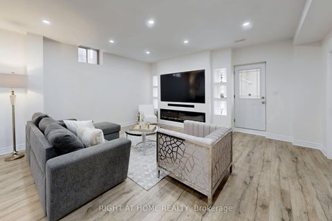 Photo 31 at 18 Condor Way, Kleinburg, Vaughan