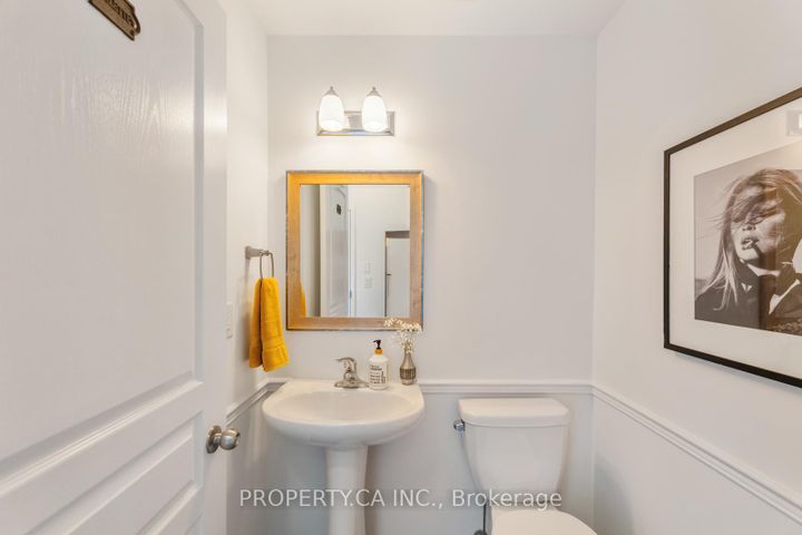 Photo 4 at 2 - 96 Caledonia Park Road, Davenport, Toronto