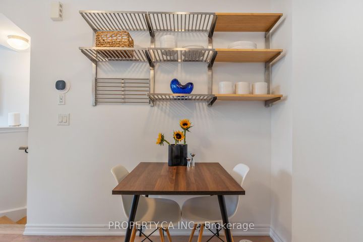 Photo 7 at 2 - 96 Caledonia Park Road, Davenport, Toronto