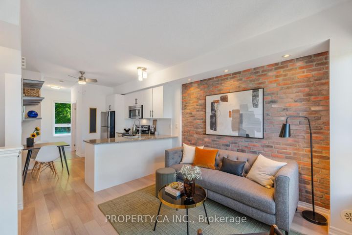 Photo 8 at 2 - 96 Caledonia Park Road, Davenport, Toronto