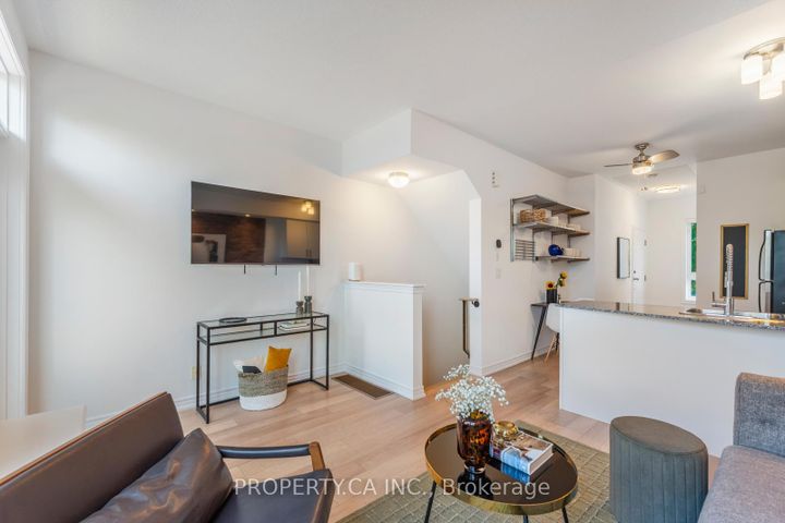 Photo 9 at 2 - 96 Caledonia Park Road, Davenport, Toronto
