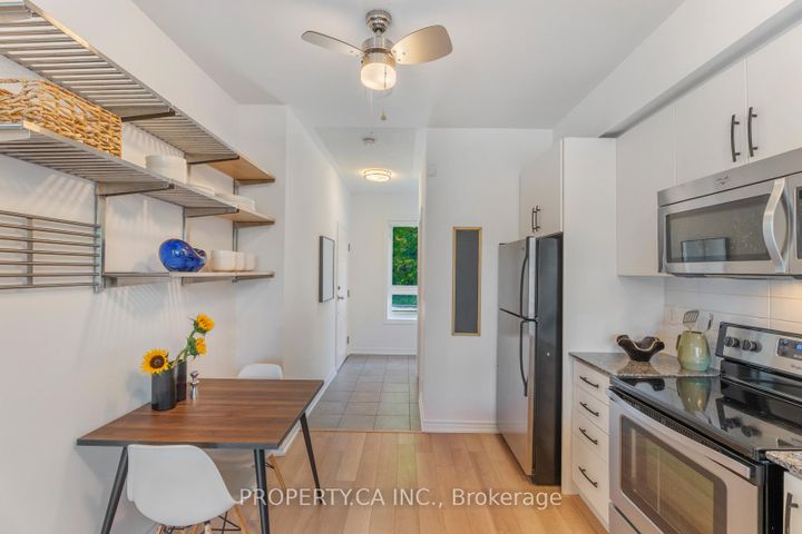 Photo 10 at 2 - 96 Caledonia Park Road, Davenport, Toronto
