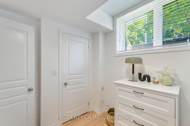 Photo 17 at 2 - 96 Caledonia Park Road, Davenport, Toronto