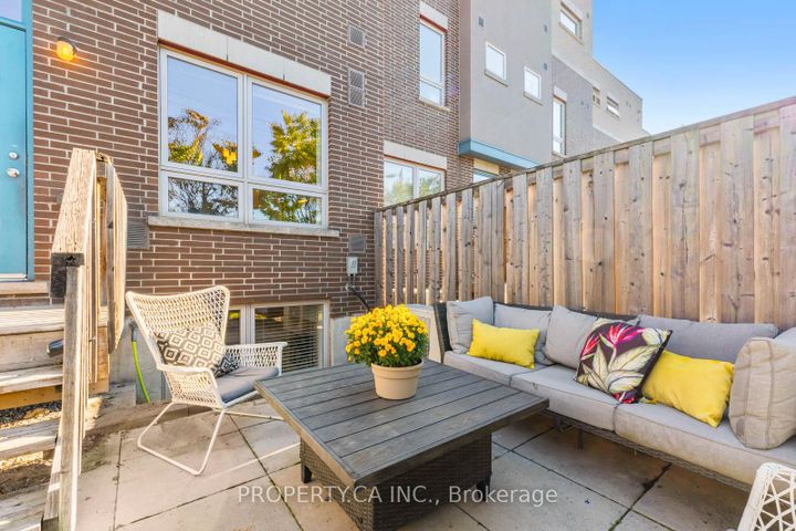 Photo 25 at 2 - 96 Caledonia Park Road, Davenport, Toronto