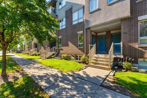 Photo 1 at 2 - 96 Caledonia Park Road, Davenport, Toronto