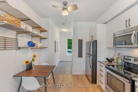 Photo 10 at 2 - 96 Caledonia Park Road, Davenport, Toronto