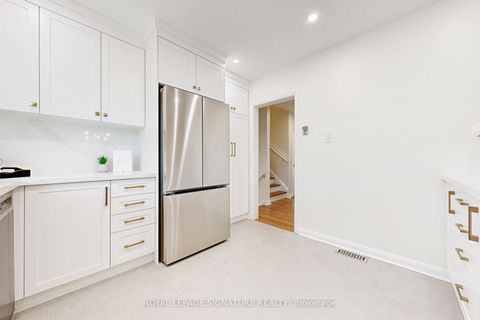 Photo 38 at 45 Caronport Crescent, Donalda, Toronto