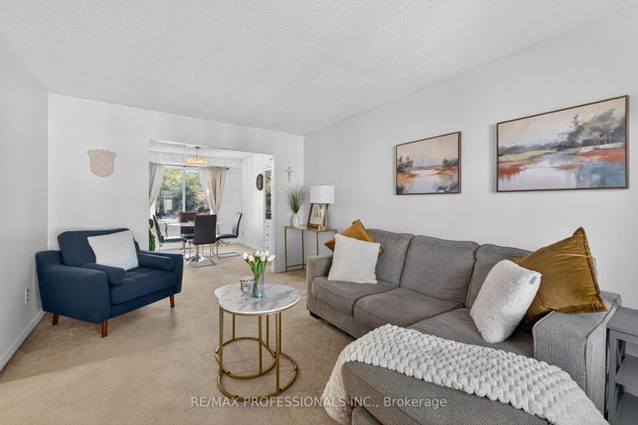 Photo 7 at 19 Salina Place, Stoney Creek, Hamilton