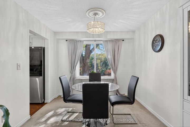 Photo 11 at 19 Salina Place, Stoney Creek, Hamilton