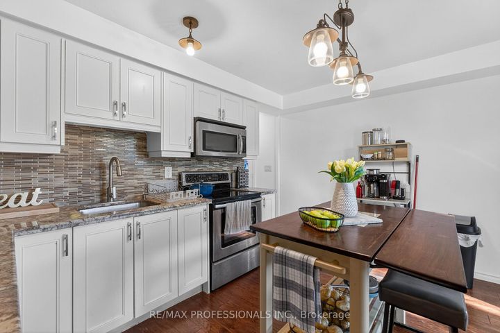 Photo 16 at 19 Salina Place, Stoney Creek, Hamilton