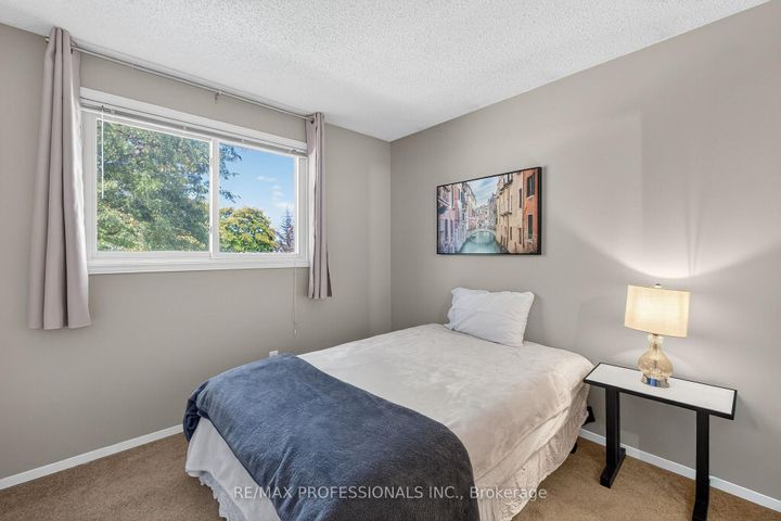 Photo 29 at 19 Salina Place, Stoney Creek, Hamilton