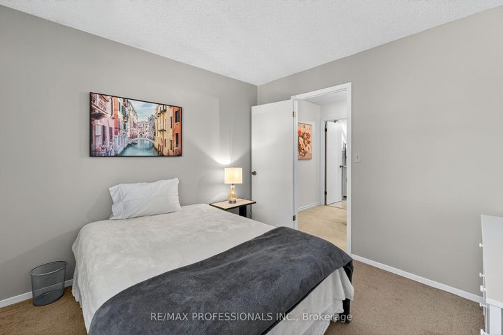 Photo 31 at 19 Salina Place, Stoney Creek, Hamilton