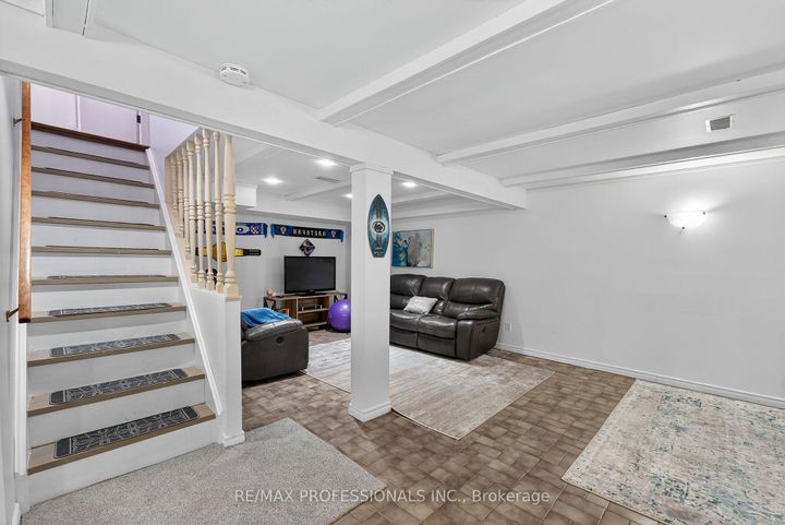 Photo 35 at 19 Salina Place, Stoney Creek, Hamilton