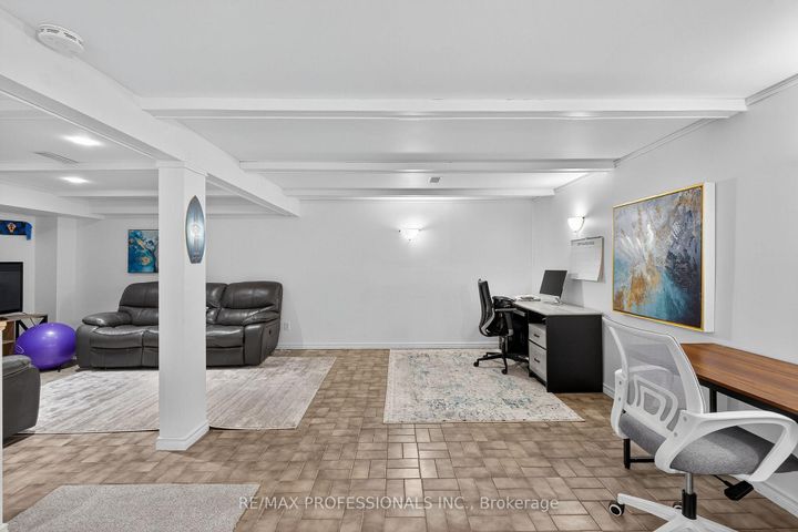 Photo 40 at 19 Salina Place, Stoney Creek, Hamilton