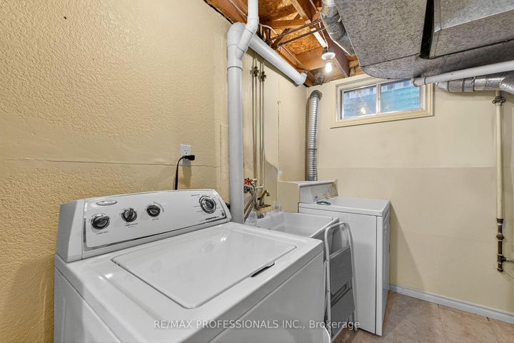 Photo 42 at 19 Salina Place, Stoney Creek, Hamilton