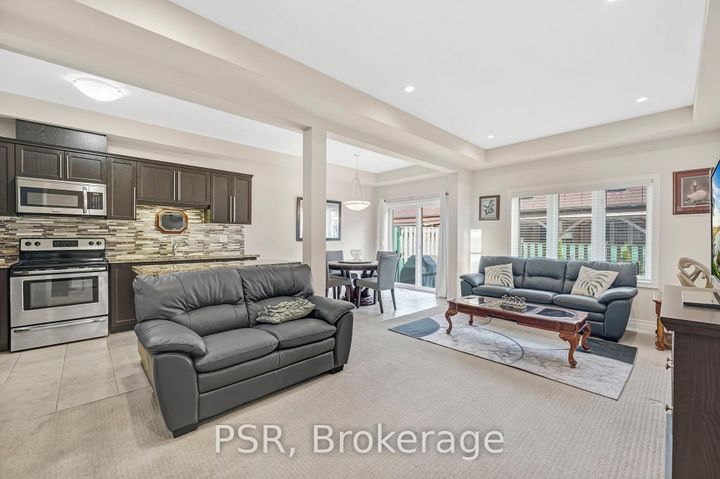 Photo 4 at 4 - 310 Fall Fair Way, Binbrook, Hamilton