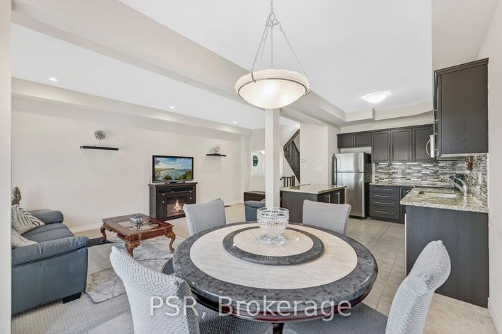 Photo 10 at 4 - 310 Fall Fair Way, Binbrook, Hamilton