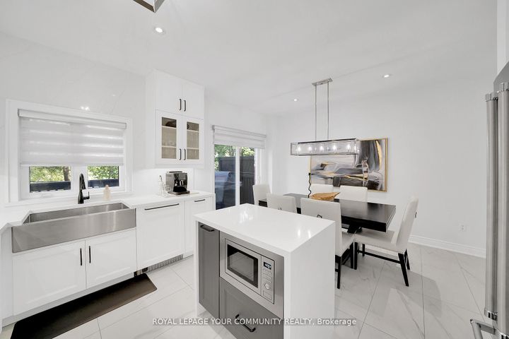 Photo 9 at 5 - 8032 Kipling Avenue, West Woodbridge, Vaughan