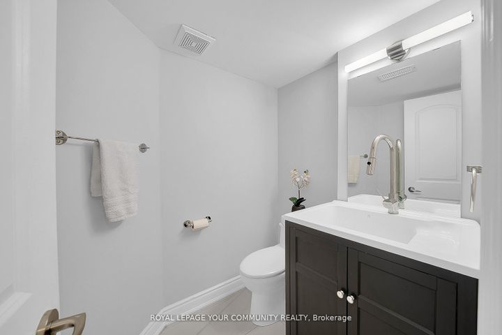 Photo 24 at 5 - 8032 Kipling Avenue, West Woodbridge, Vaughan