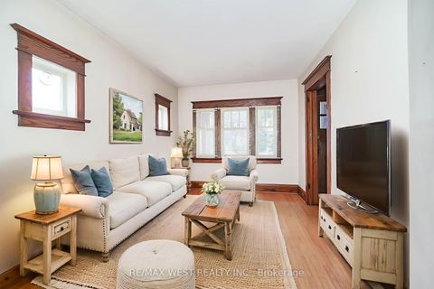 Photo 1 at 113 Fifth Street, New Toronto, Toronto
