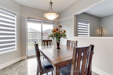 Photo 7 at 484 Menczel Crescent, Summerhill Estates, Newmarket