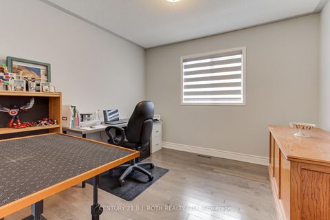 Photo 16 at 484 Menczel Crescent, Summerhill Estates, Newmarket