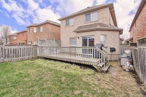 Photo 17 at 484 Menczel Crescent, Summerhill Estates, Newmarket