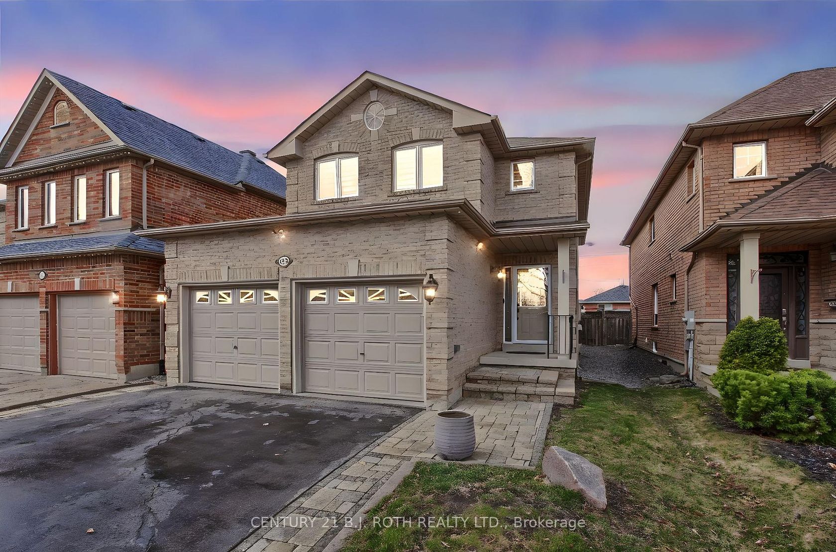 484 Menczel Crescent, Summerhill Estates, Newmarket photo number 2